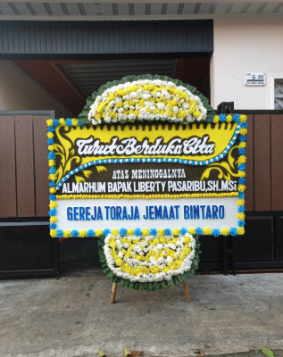 Papan Bunga Duka di Pulau Malan