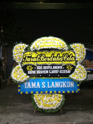 Papan Bunga Duka di Pulau Malan
